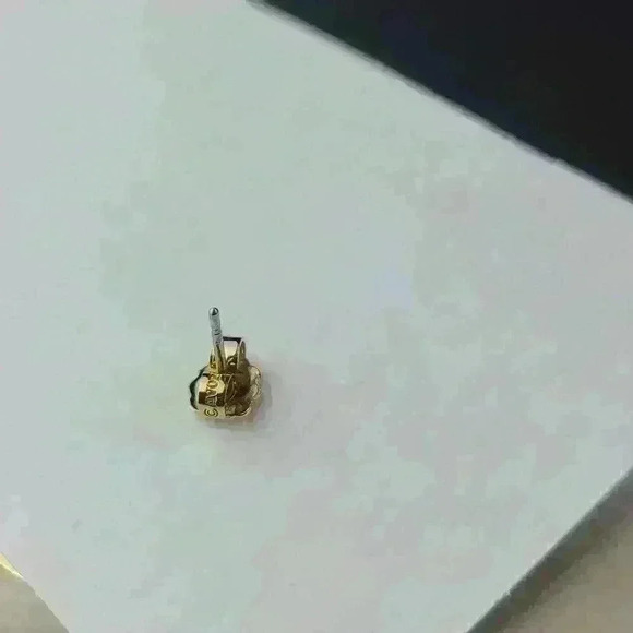 Vintage Avon 1980s earrings Gold-toned with white - Picture 5 of 12